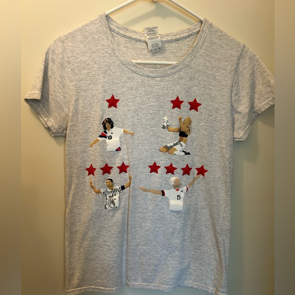 ⚽️ Gray USA 🇺🇸 Women’s World Cup Champions! Shirt size S